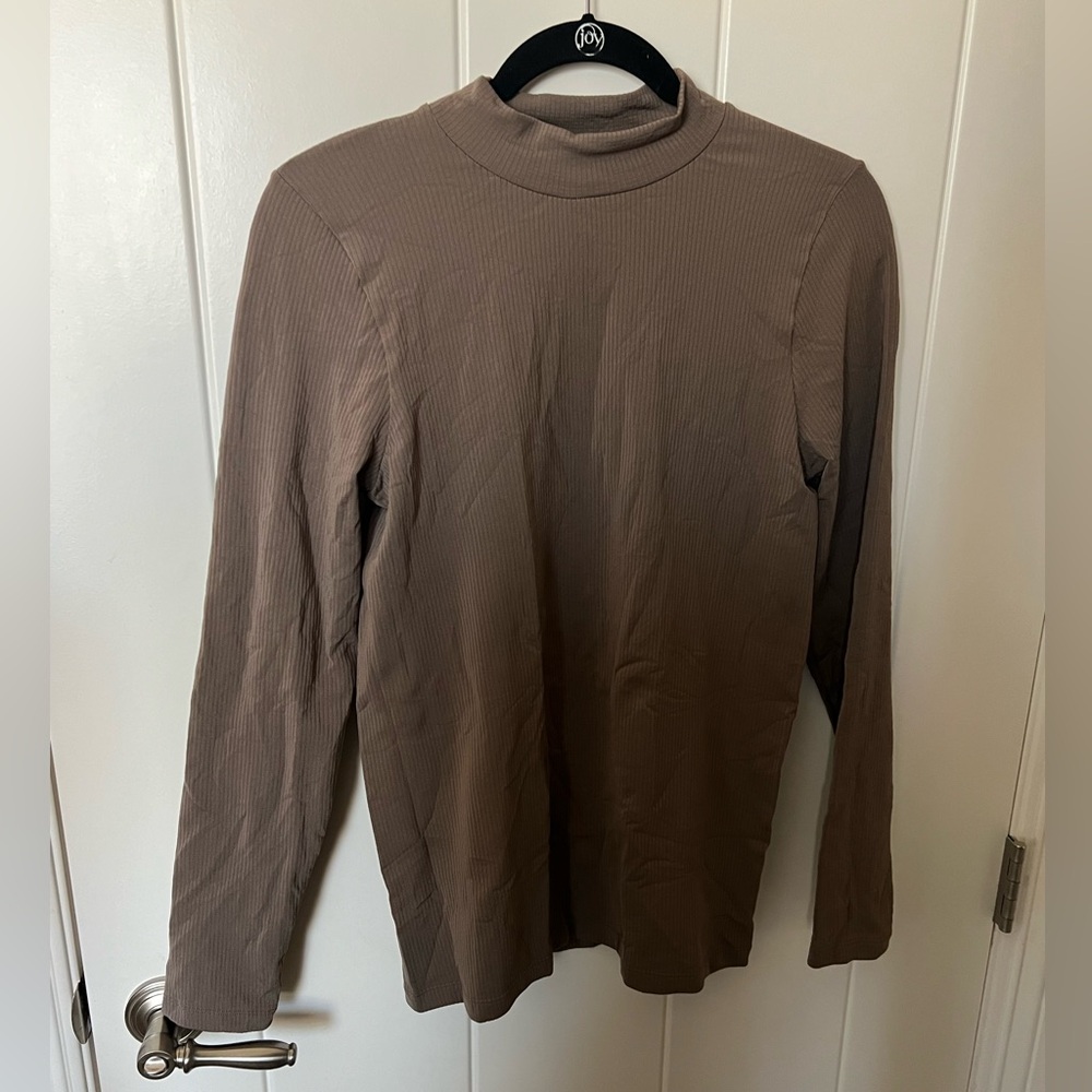 Athleta mock neck long sleeve shirt (athletic material)